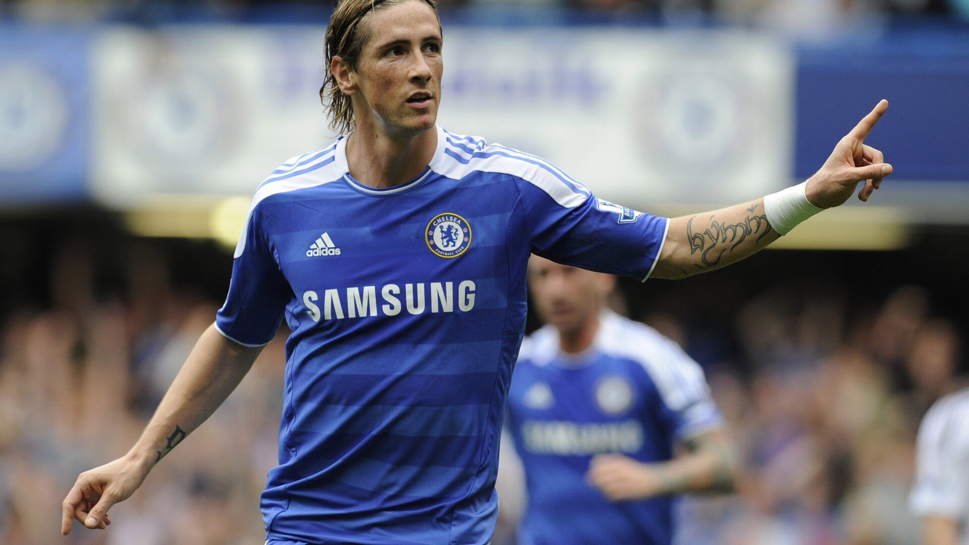 星空体育娱乐-“英超强队疯狂追分，即将迎来最关键比赛”，英超强强对话