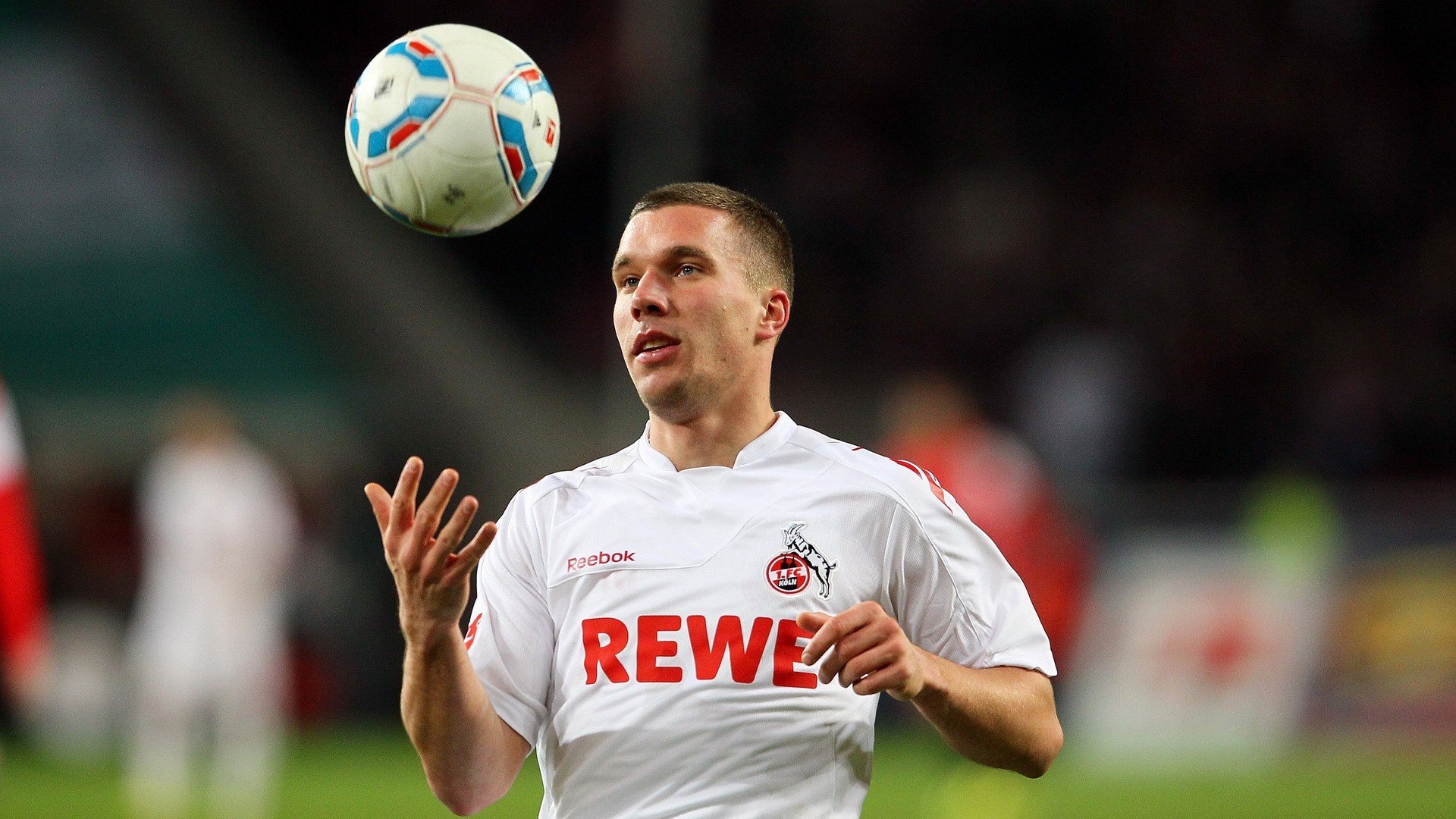 女子足球联赛激烈对决，冠军争夺进入白热化，女子足球赛事